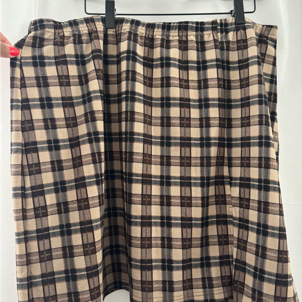 Plaid Women's Skirt - Black and Cream